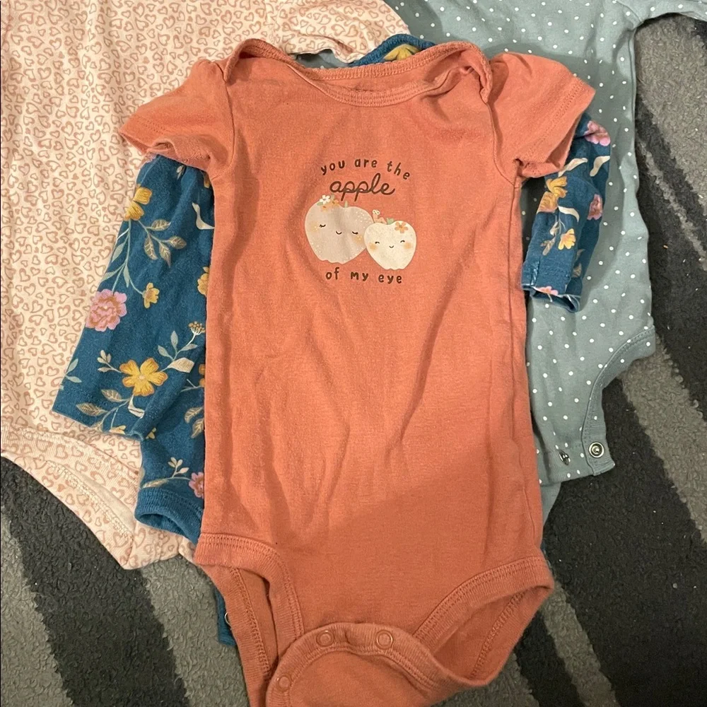 Carters short/long sleeves bodysuit onesies 4 pieces